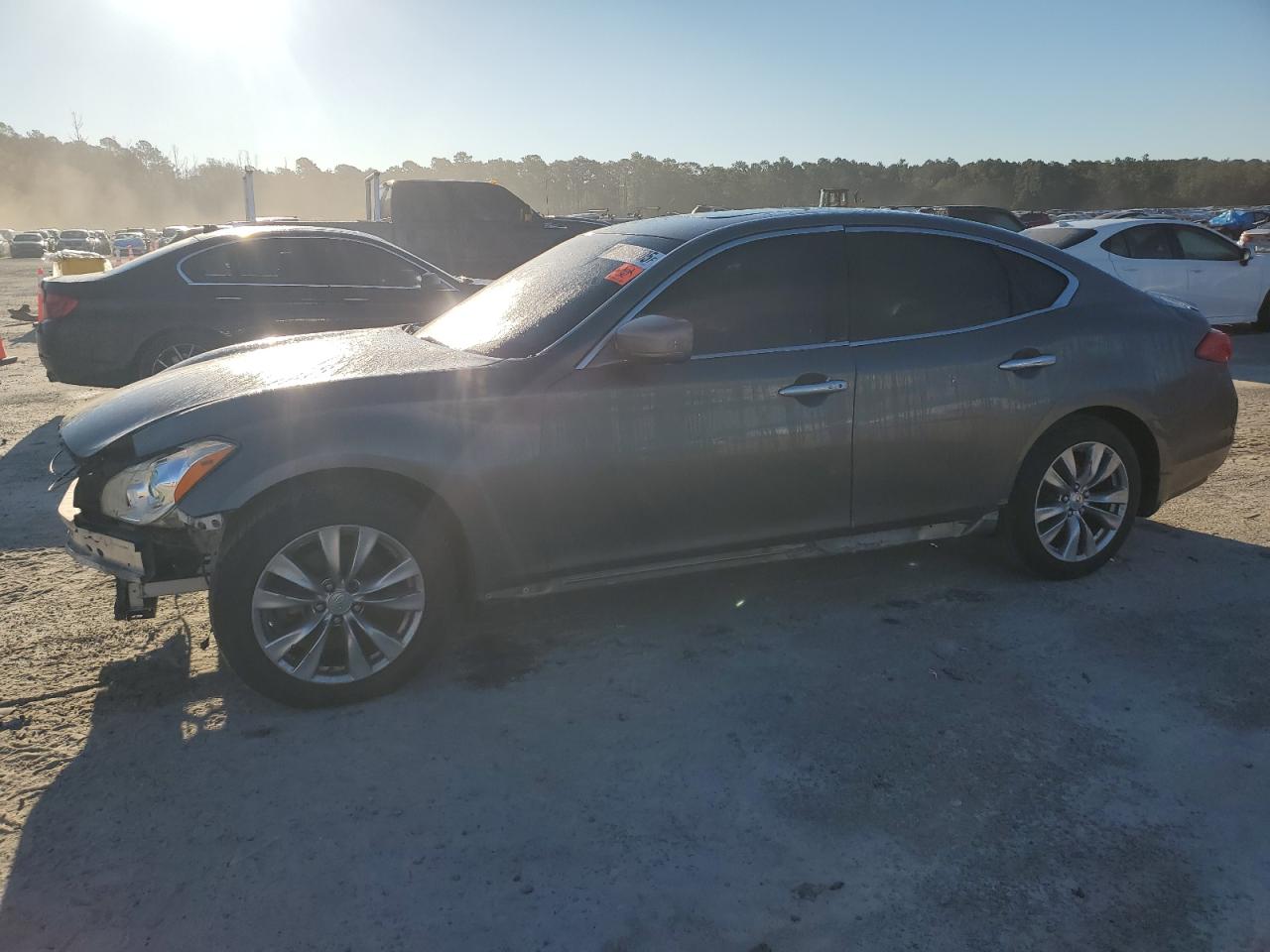 INFINITI M37 2013