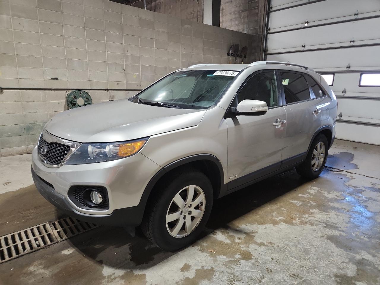 KIA SORENTO LX 2013