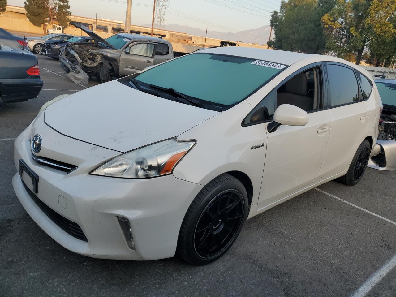 TOYOTA PRIUS V 2013
