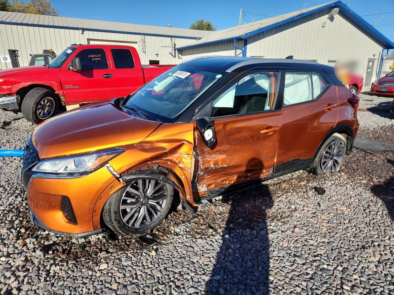 NISSAN KICKS SV 2021