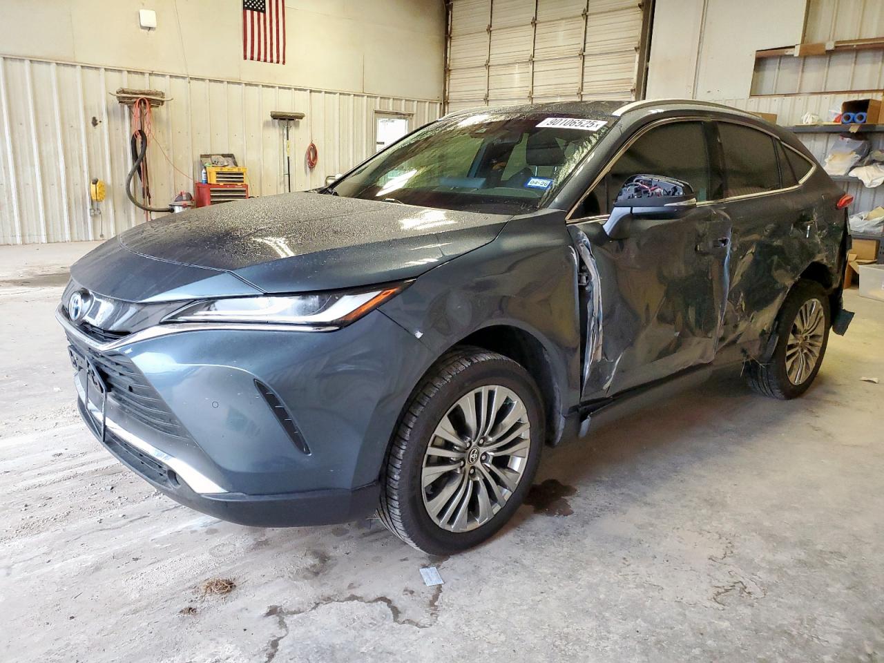 TOYOTA VENZA LE 2022