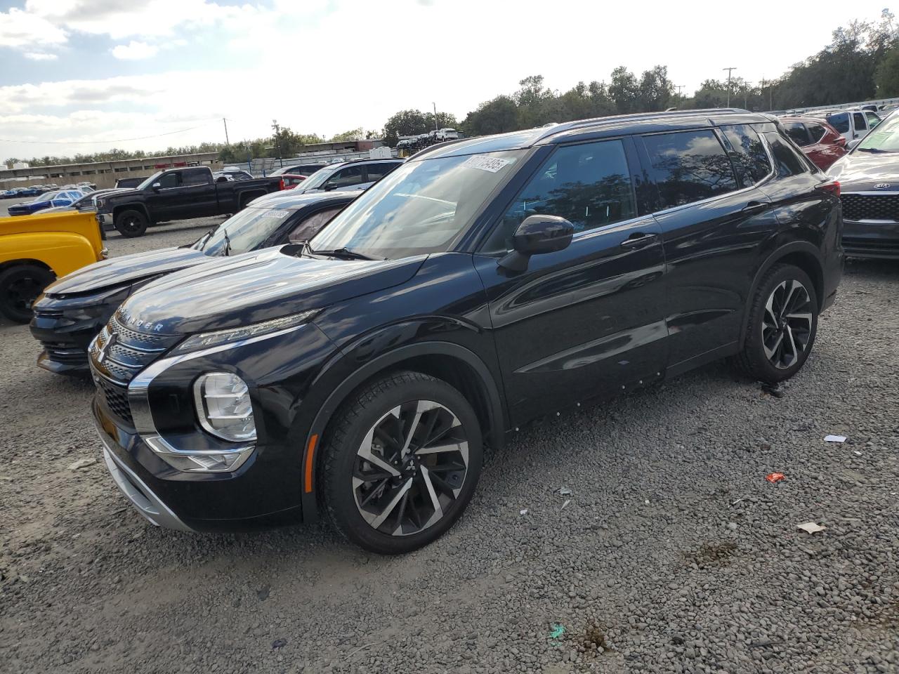 MITSUBISHI OUTLANDER 2022