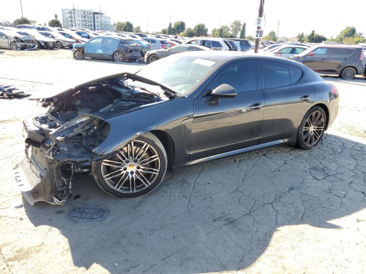 PORSCHE PANAMERA 2 2016