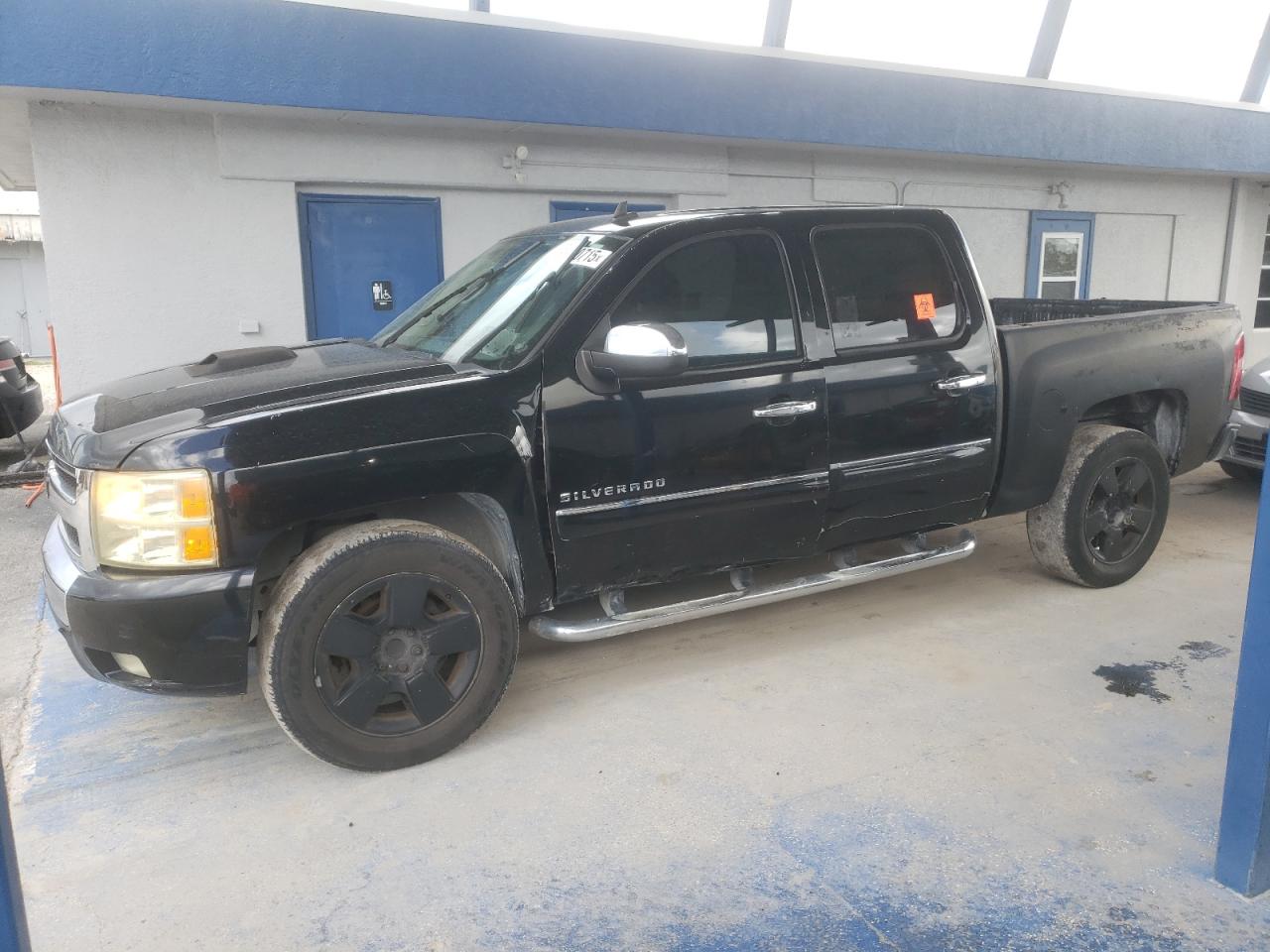 CHEVROLET SILVERADO 2011