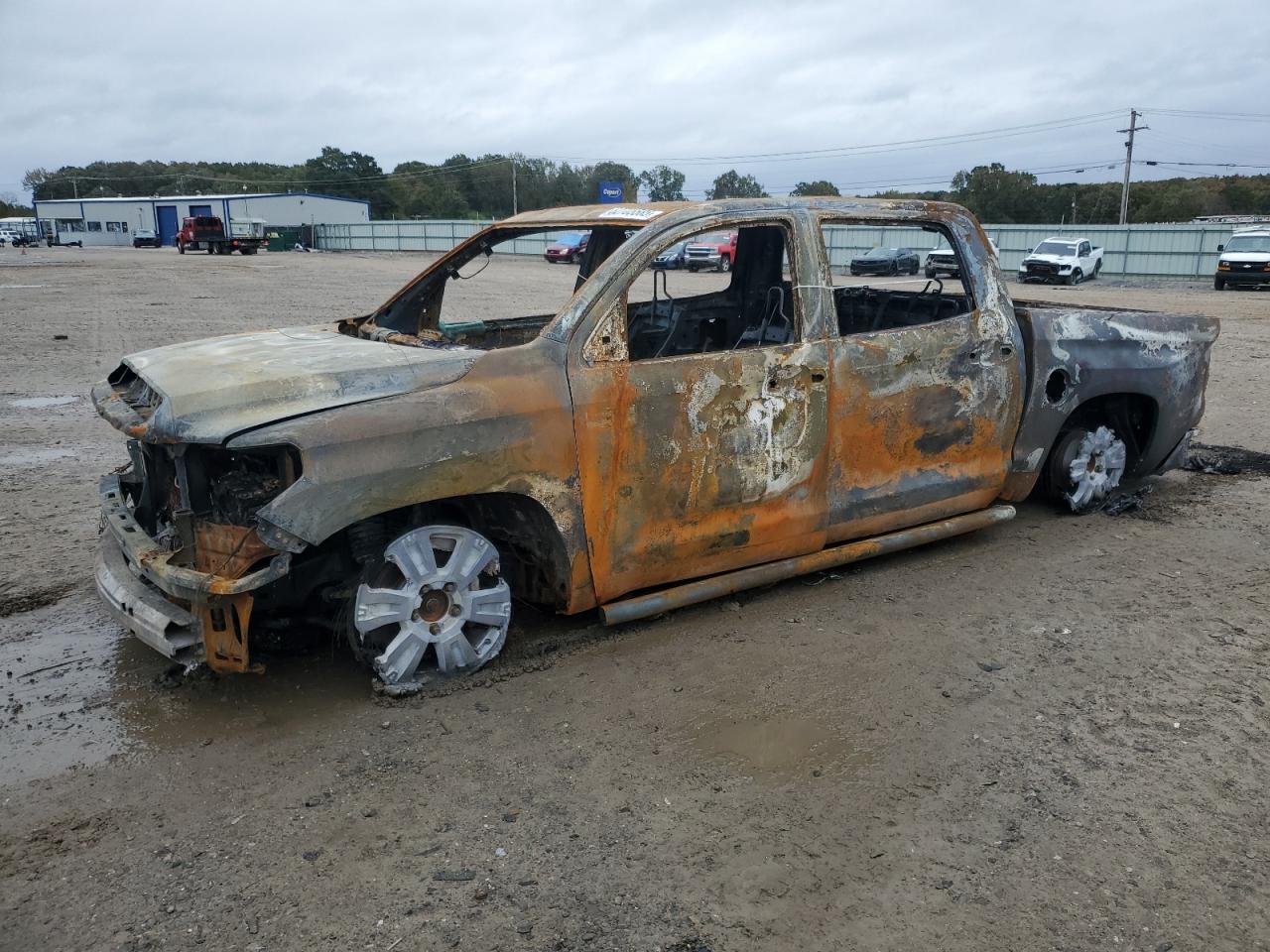 TOYOTA TUNDRA CRE 2015