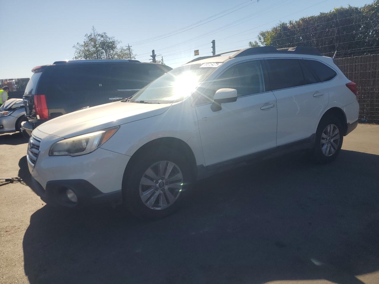 SUBARU OUTBACK 2015