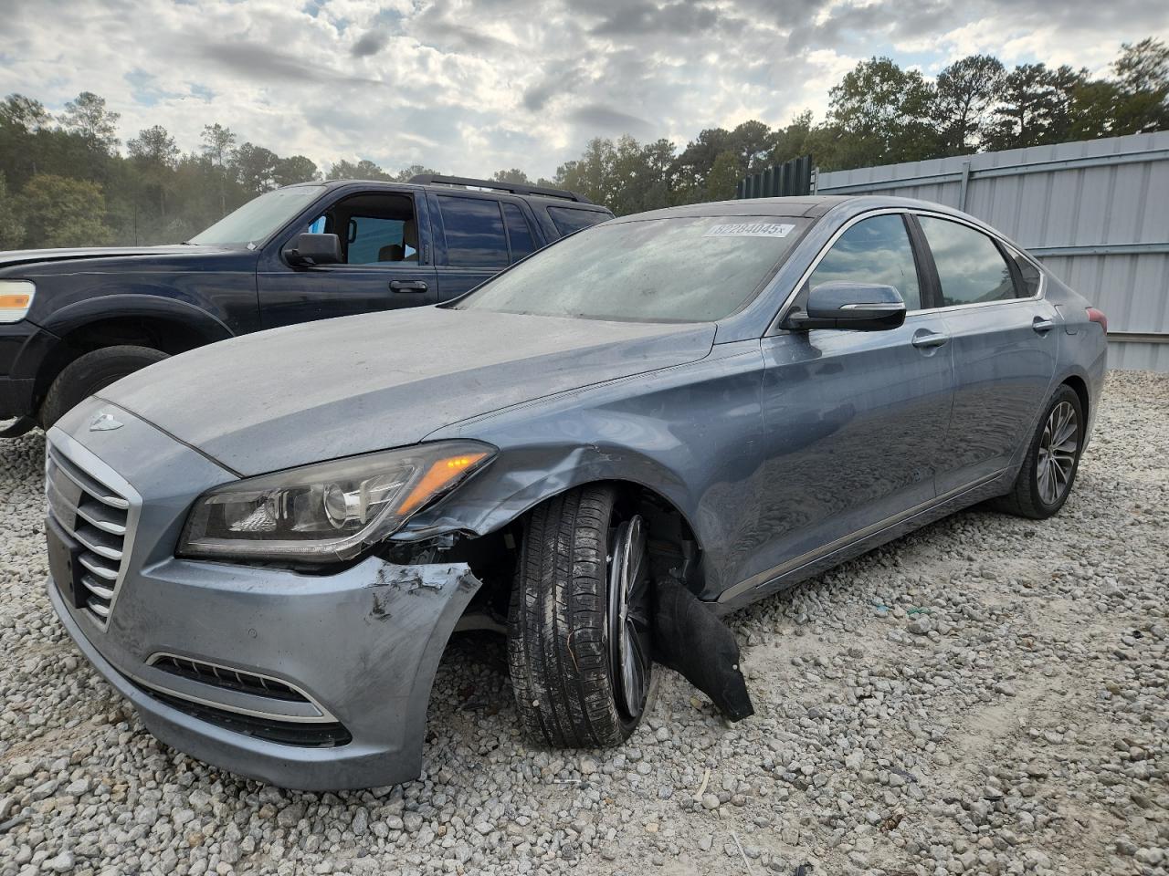 HYUNDAI GENESIS 3. 2015