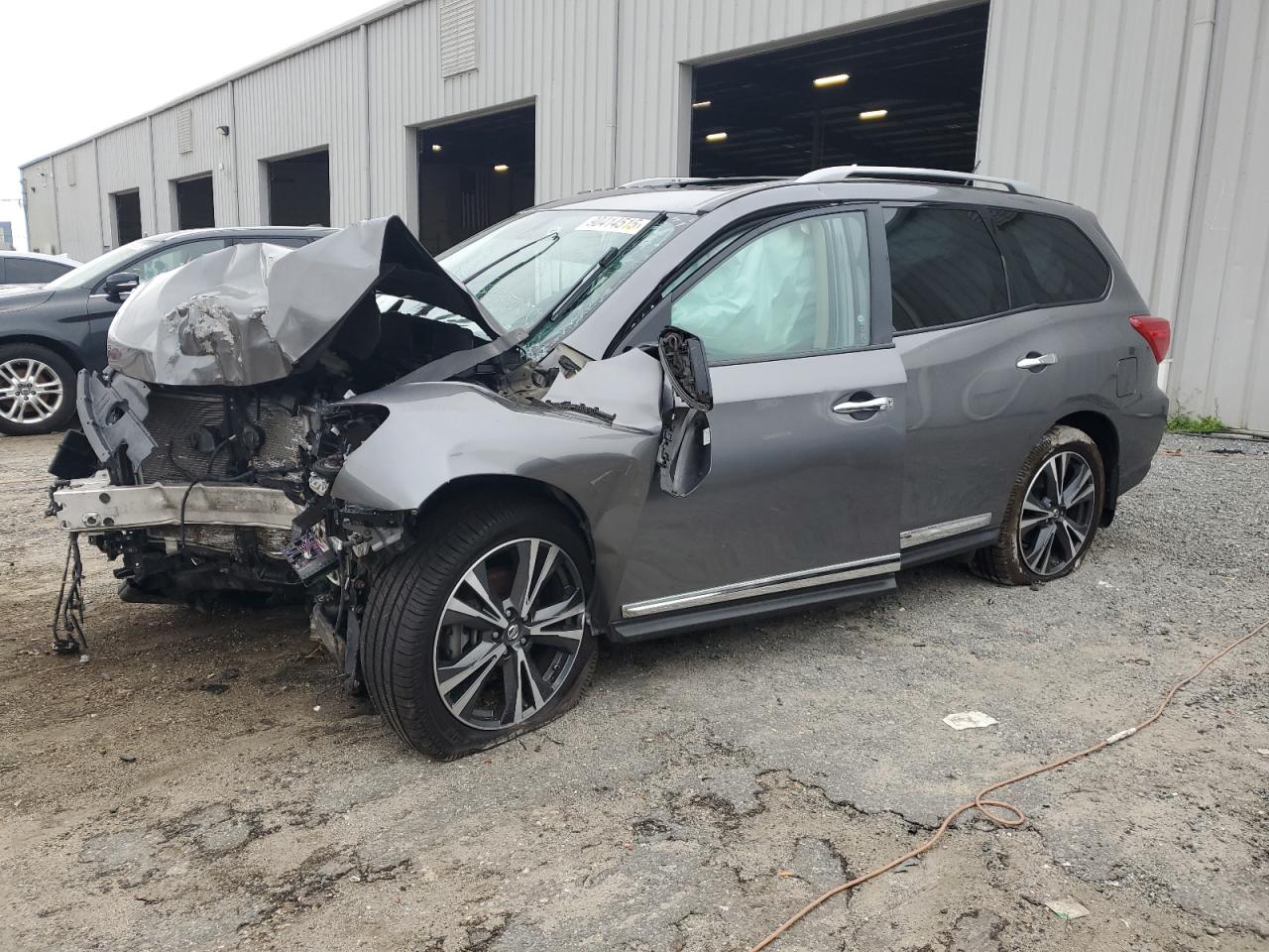 NISSAN PATHFINDER 2017