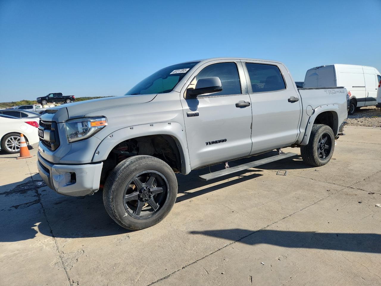 TOYOTA TUNDRA CRE 2017