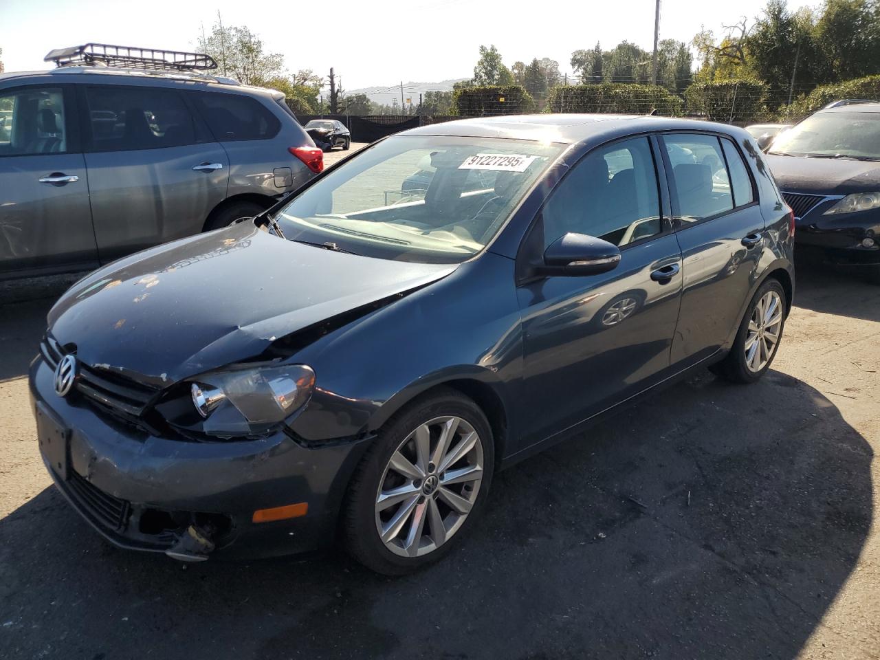 VOLKSWAGEN GOLF 2012