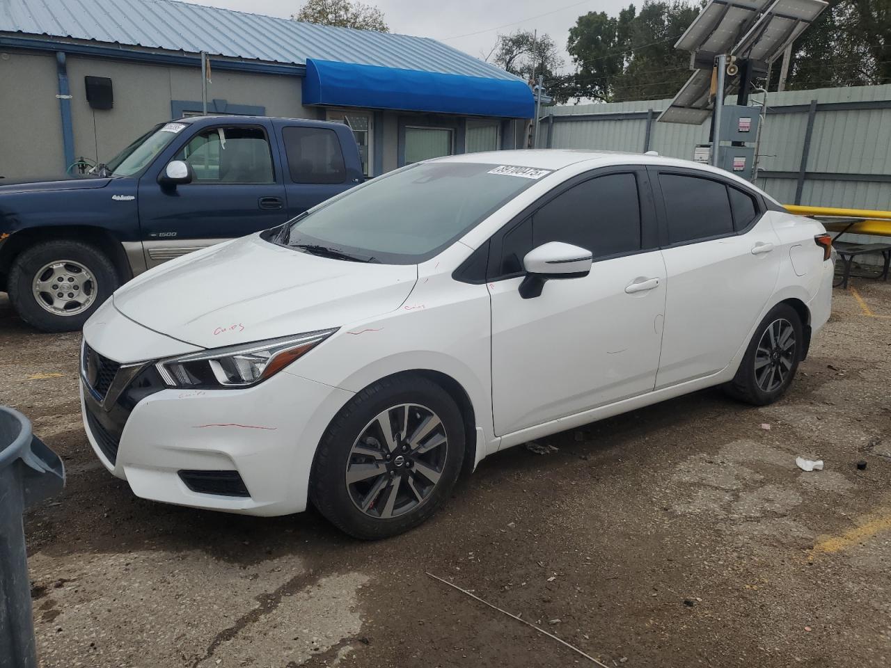 NISSAN VERSA SV 2021