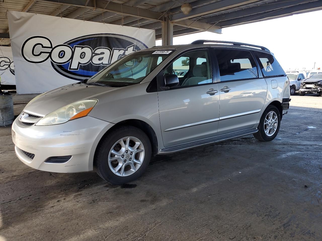 TOYOTA SIENNA LE 2006