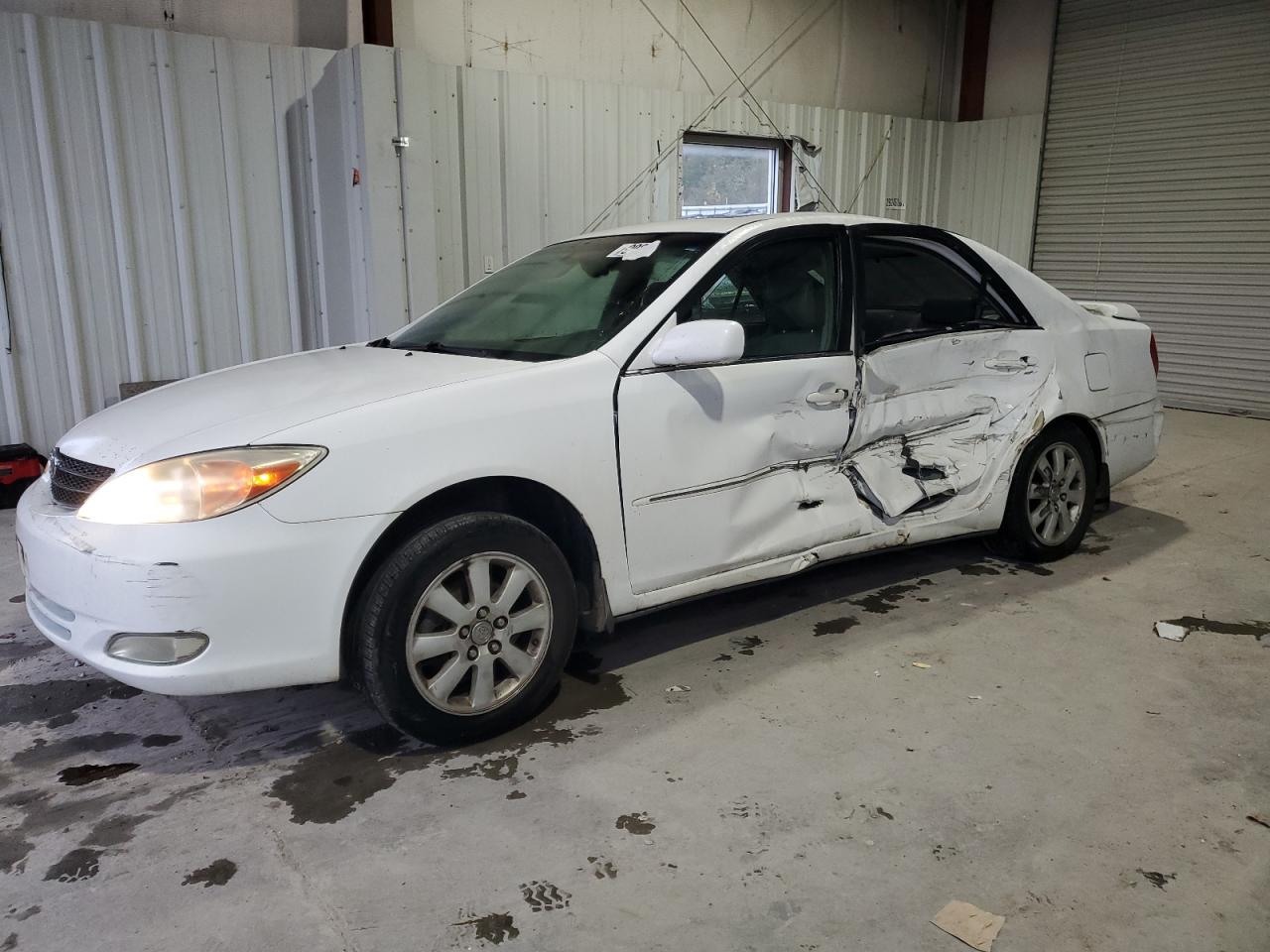 TOYOTA CAMRY 2004