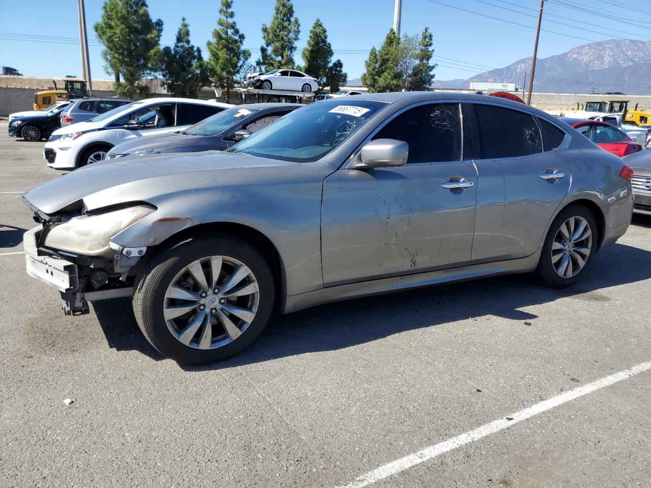 INFINITI M37 2013