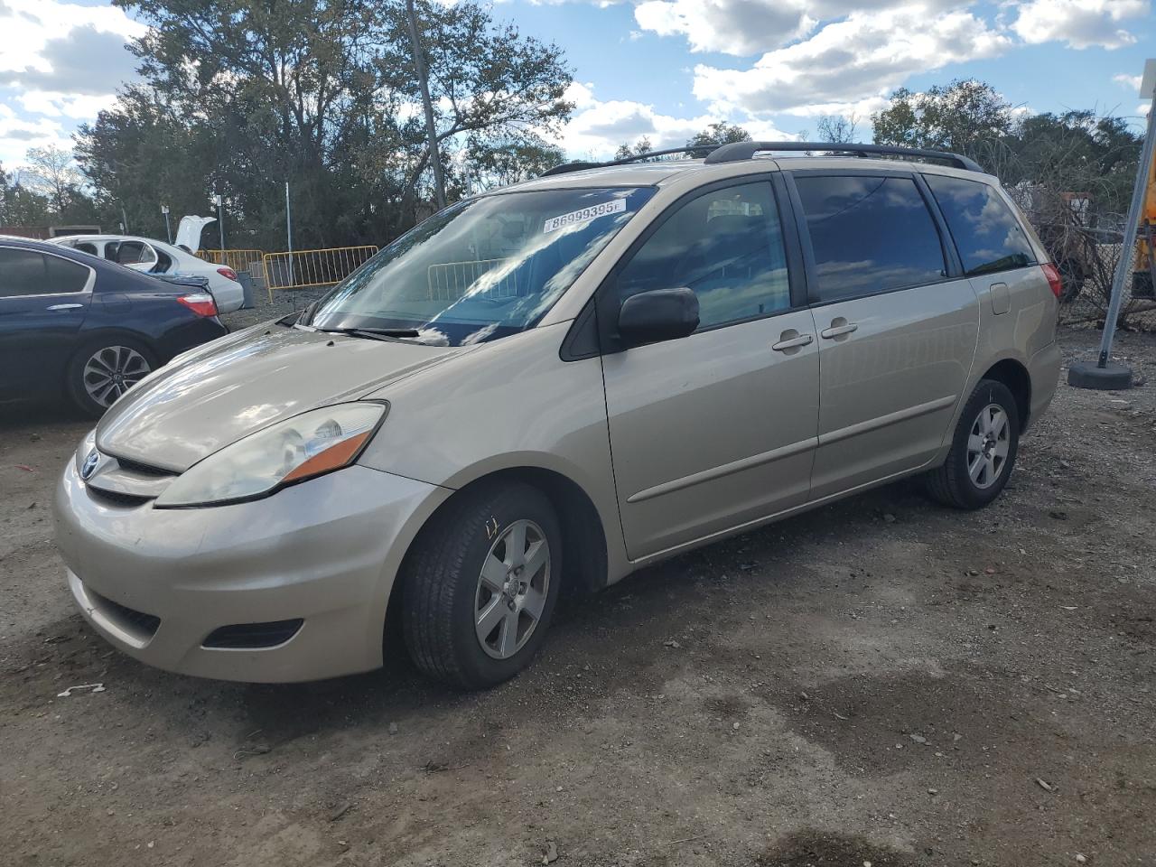 TOYOTA SIENNA CE 2009