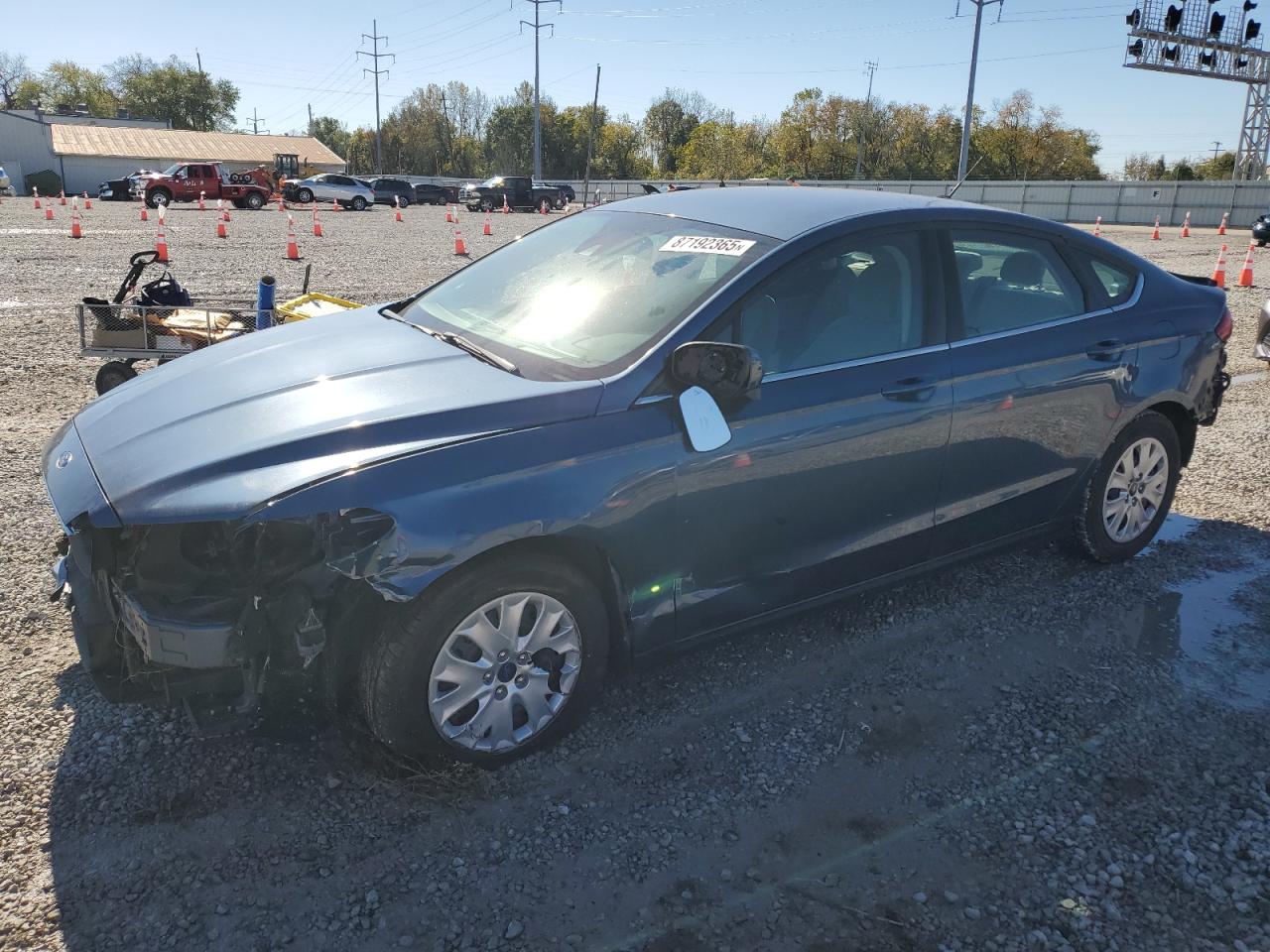 FORD FUSION S 2019