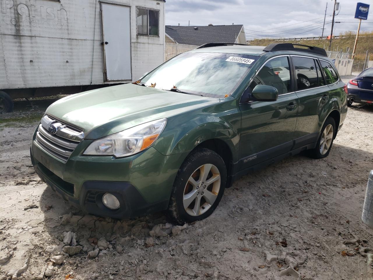 SUBARU OUTBACK 2. 2013