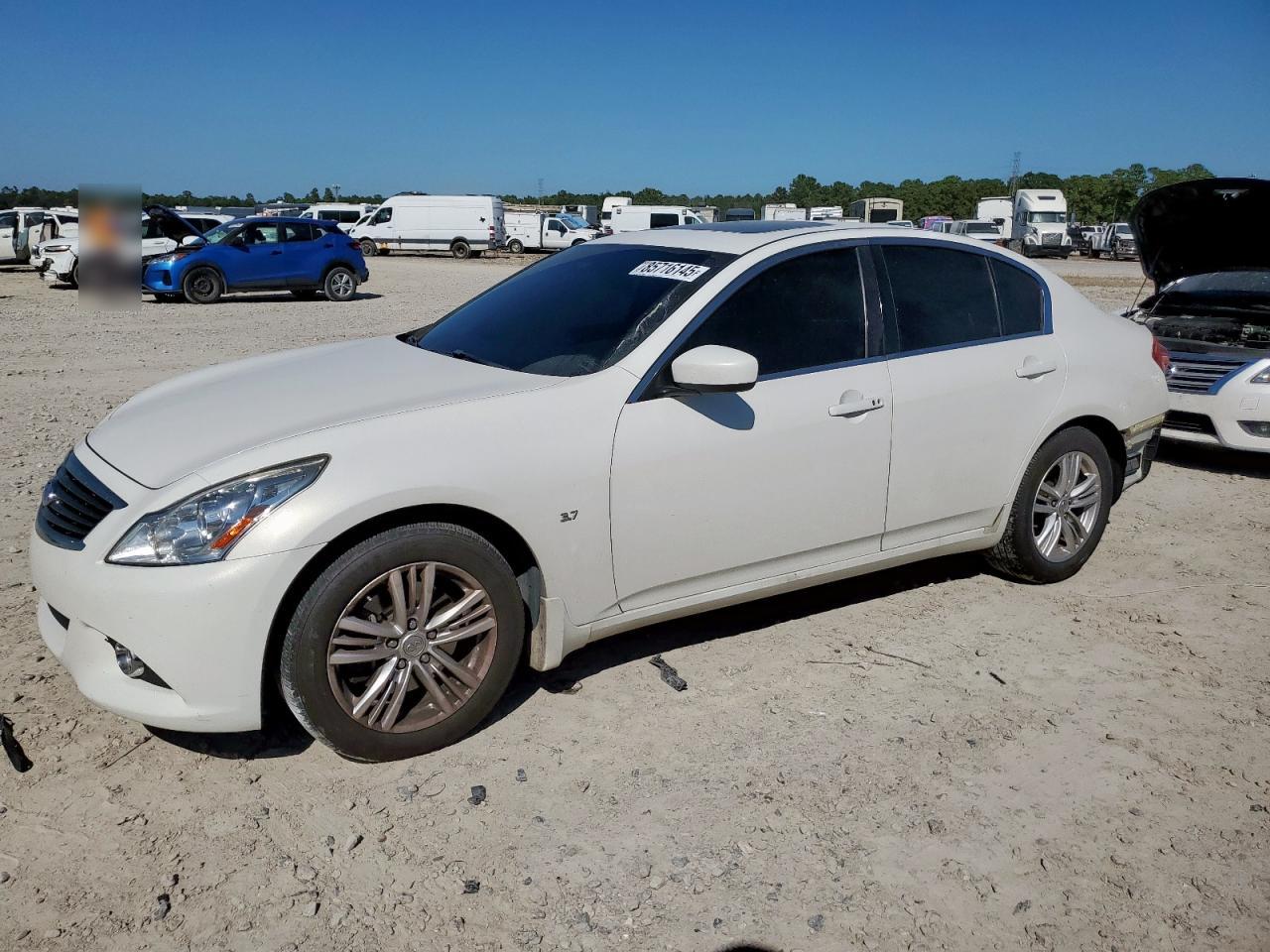 INFINITI Q40 2015
