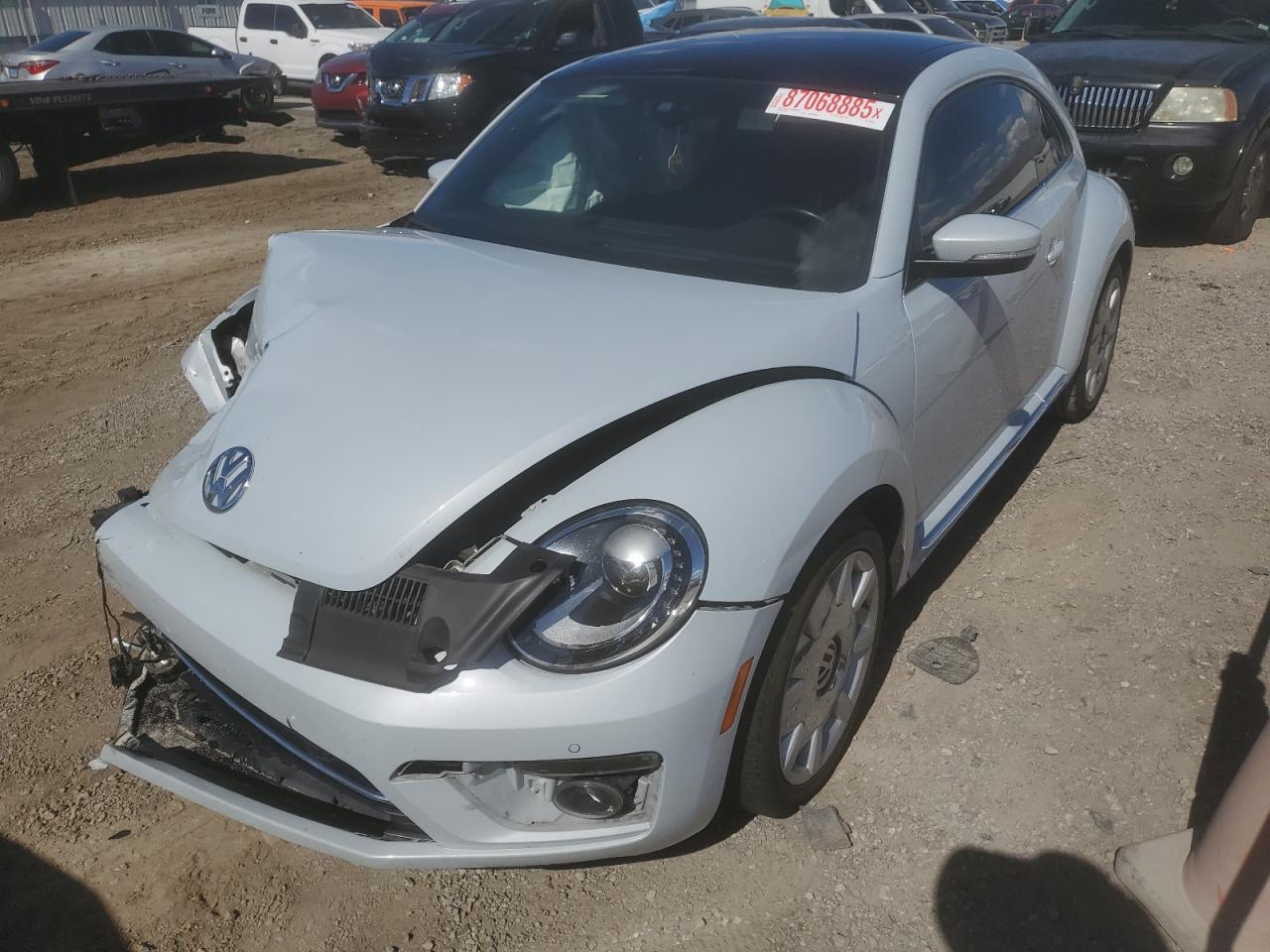 VOLKSWAGEN BEETLE SE 2019