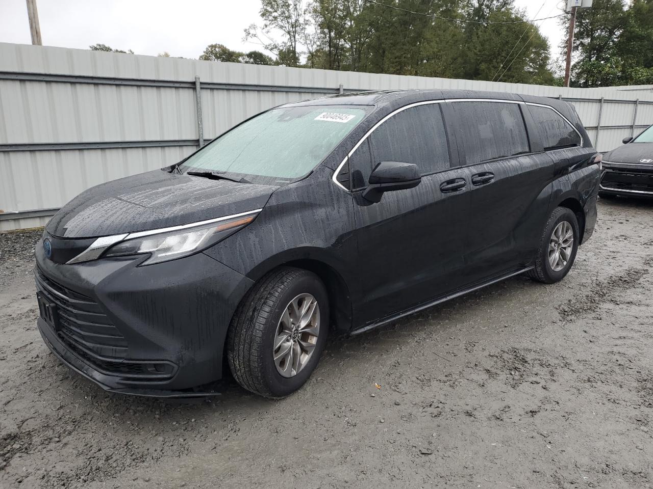 TOYOTA SIENNA LE 2022