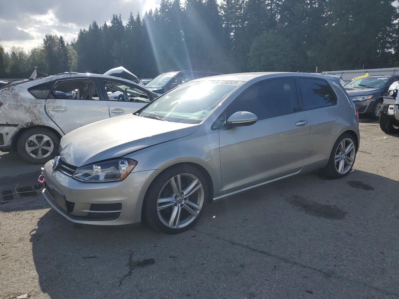 VOLKSWAGEN GOLF 2015