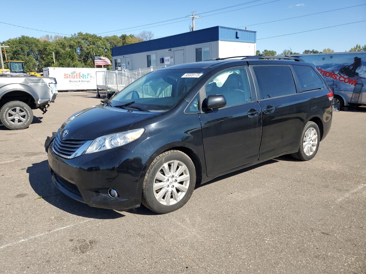TOYOTA SIENNA XLE 2013