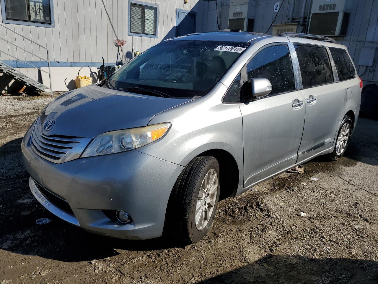 TOYOTA SIENNA XLE 2013