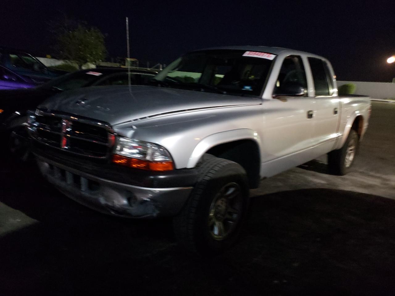 DODGE DAKOTA QUA 2004