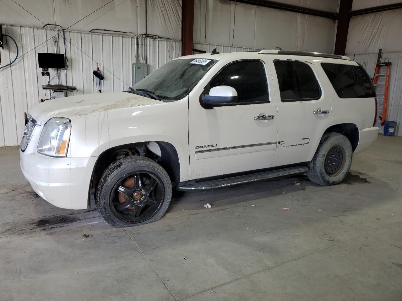 GMC YUKON DENA 2013