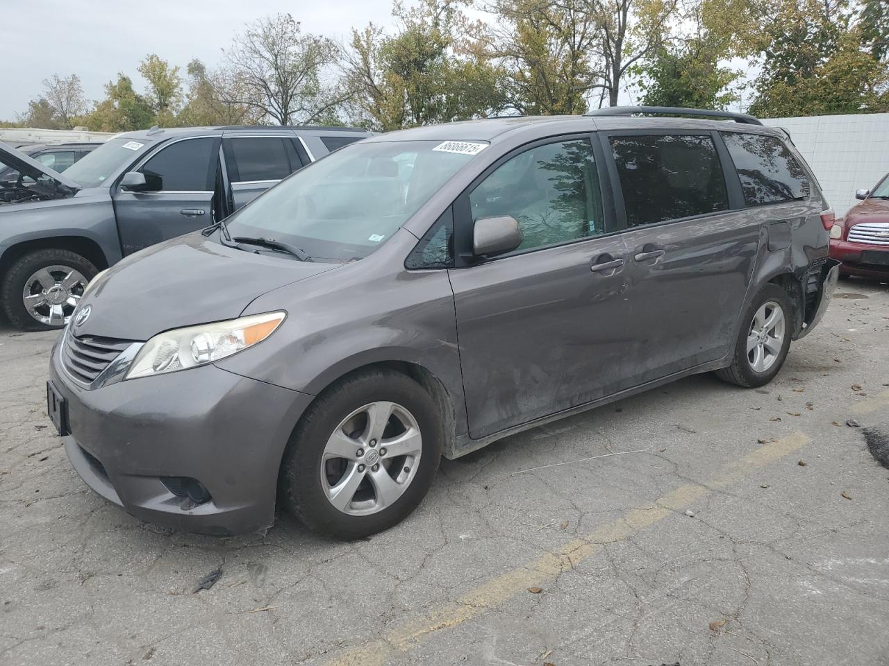 TOYOTA SIENNA LE 2017