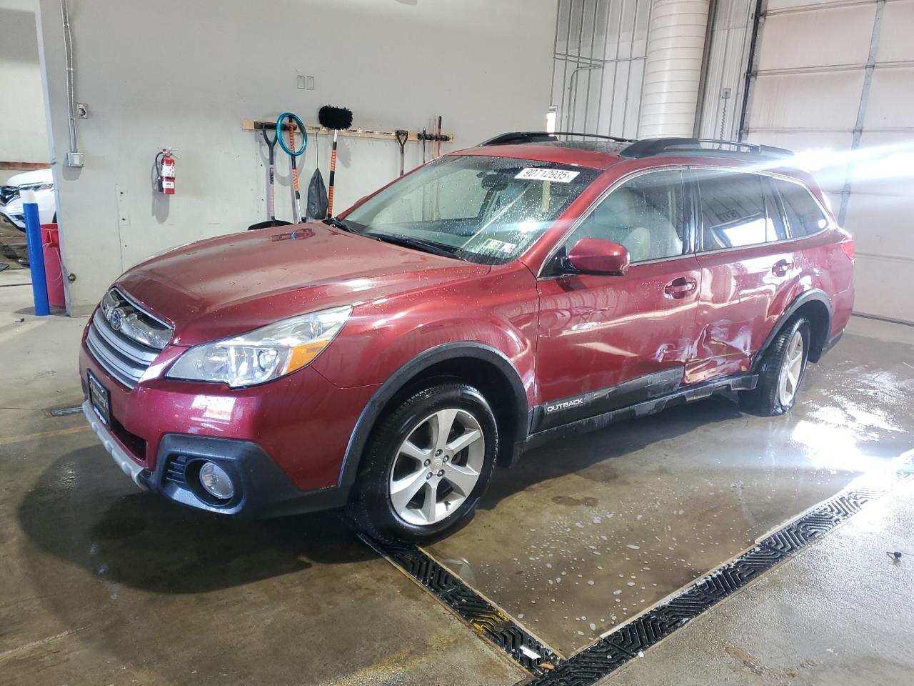 SUBARU OUTBACK 2. 2014