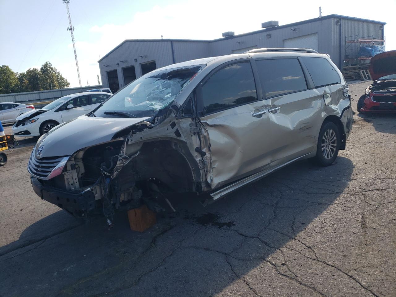 TOYOTA SIENNA 2015