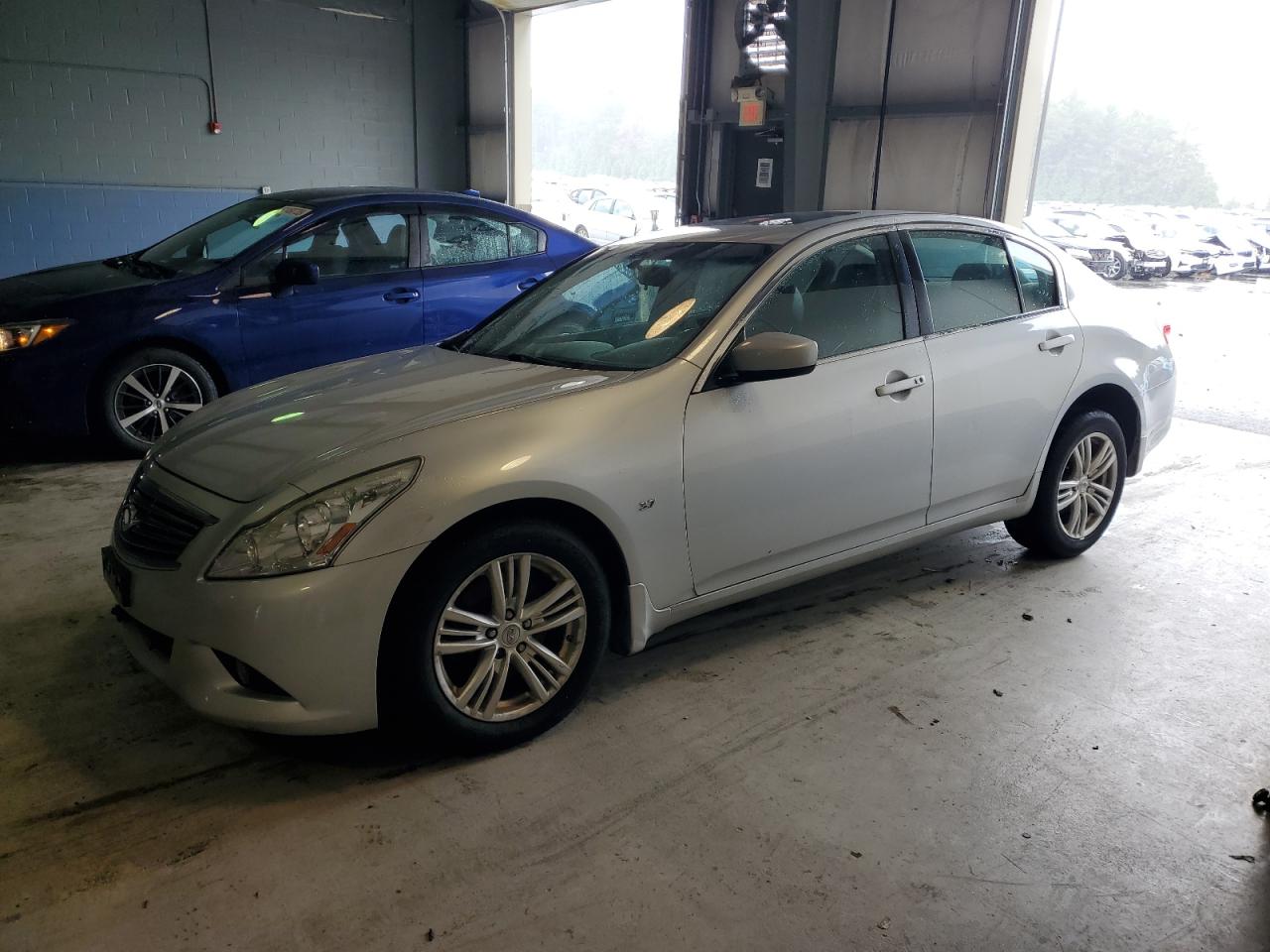 INFINITI Q40 2015