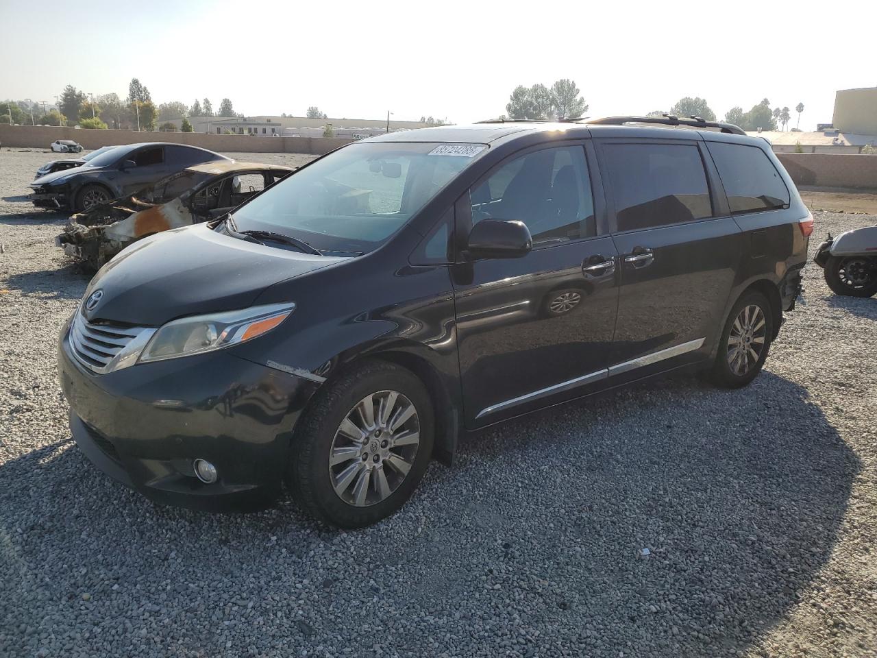 TOYOTA SIENNA XLE 2015