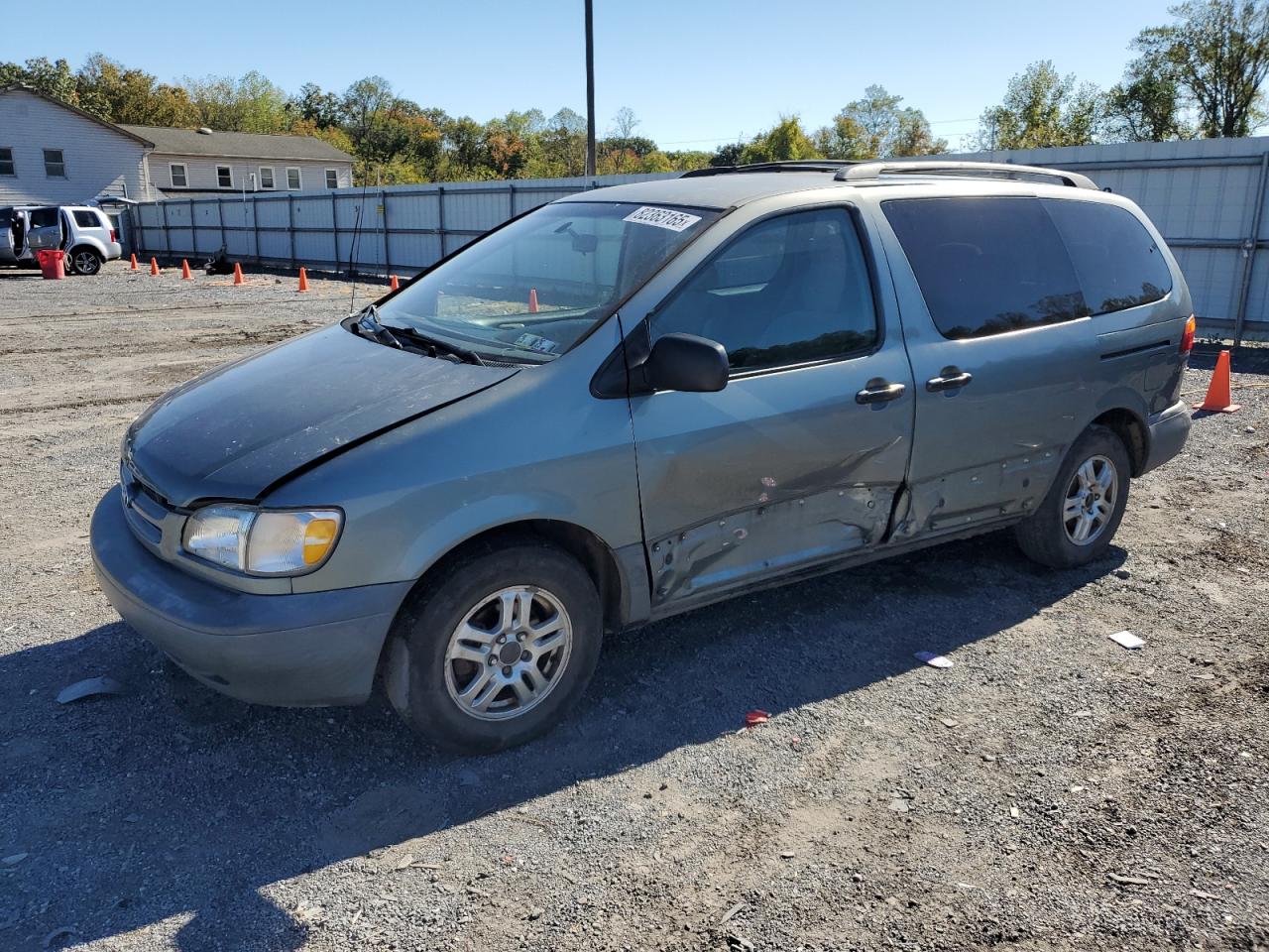 TOYOTA SIENNA LE 2000