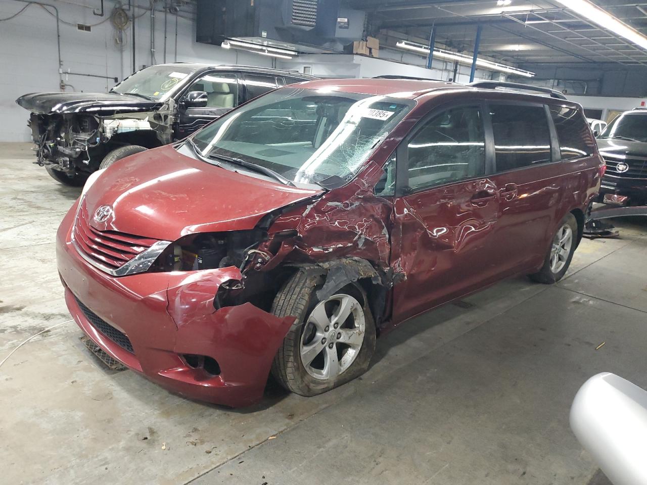 TOYOTA SIENNA LE 2017