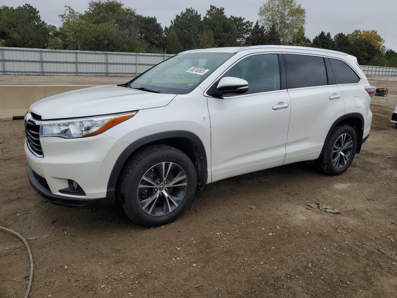 TOYOTA HIGHLANDER 2016