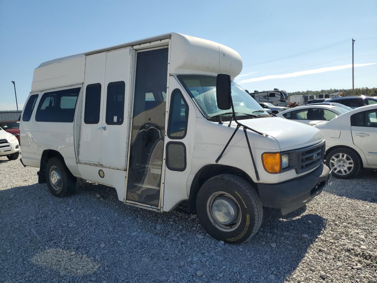 FORD ECONOLINE 2004