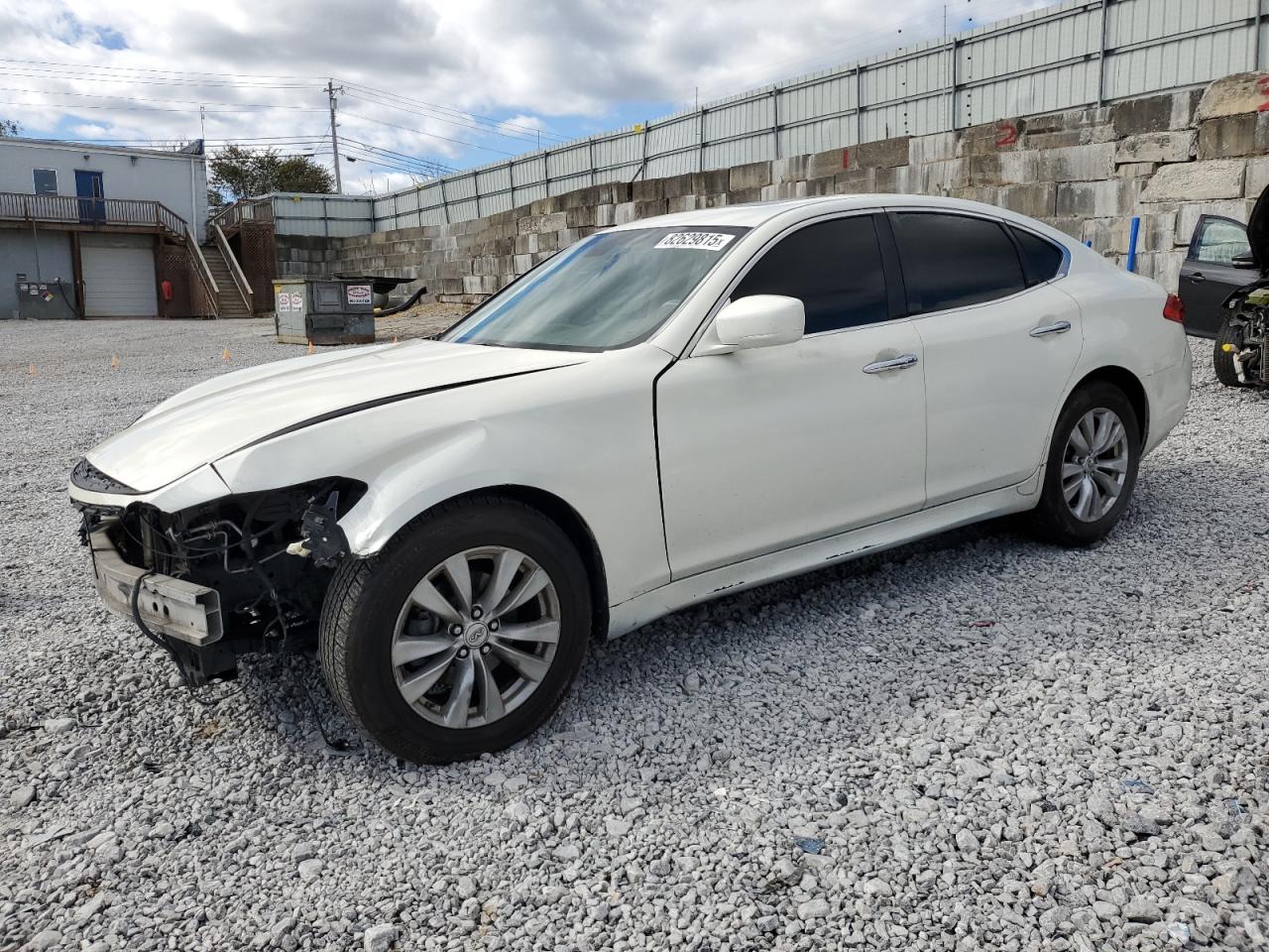 INFINITI M37 X 2011