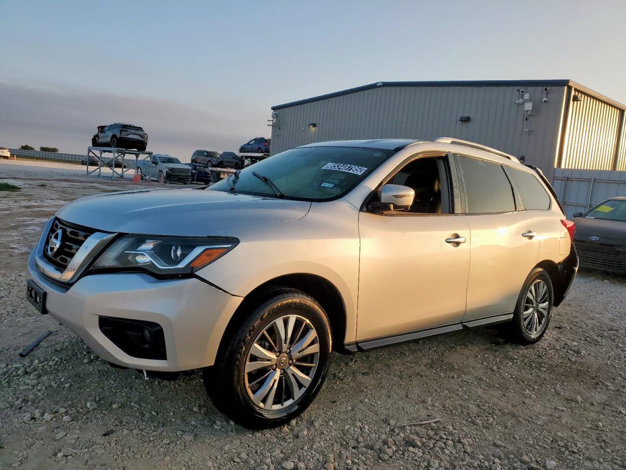 NISSAN PATHFINDER 2019