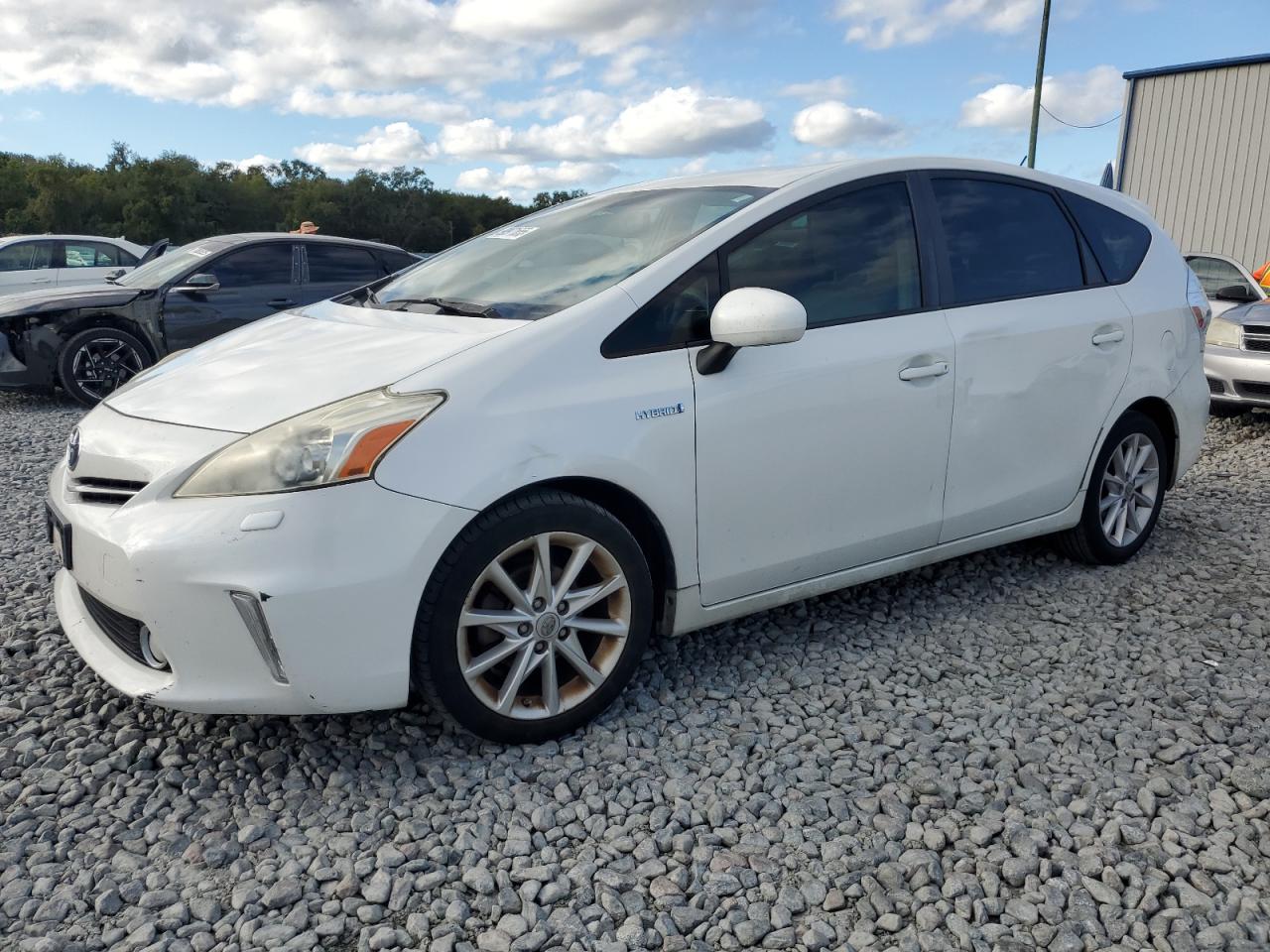 TOYOTA PRIUS V 2012