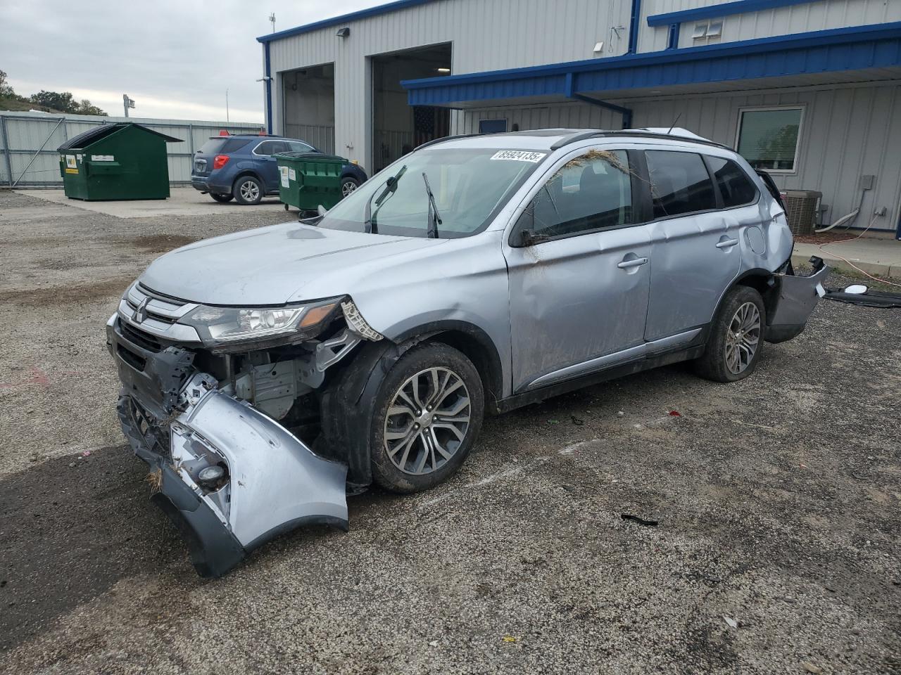 MITSUBISHI OUTLANDER 2016