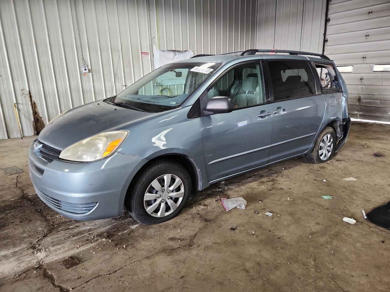 TOYOTA SIENNA CE 2005