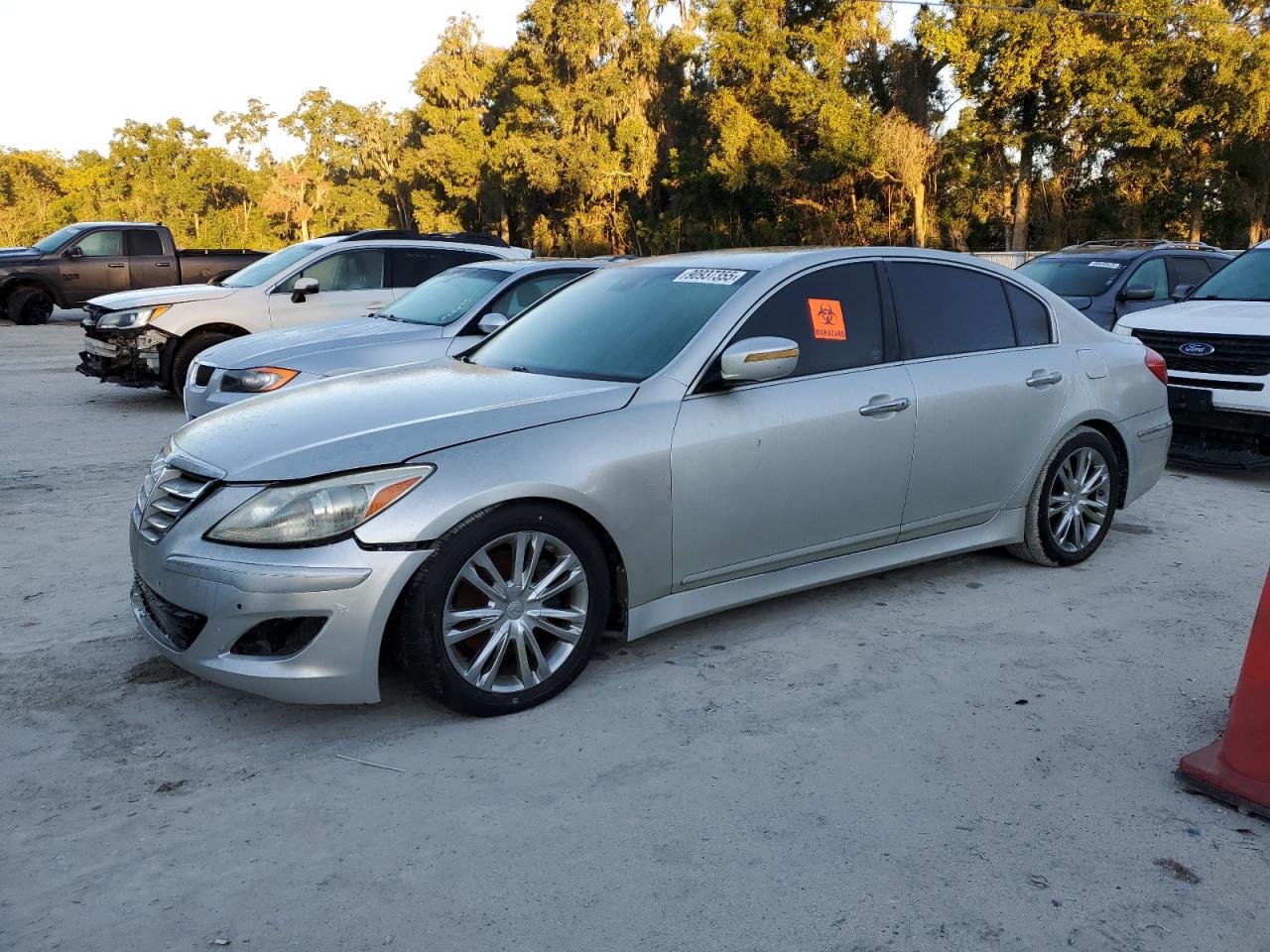 HYUNDAI GENESIS 3. 2012