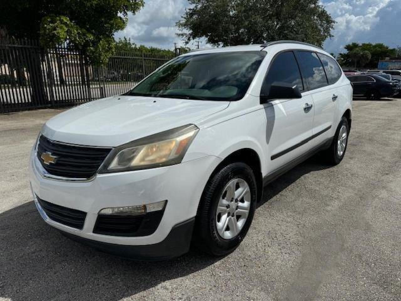 CHEVROLET TRAVERSE LS 2016