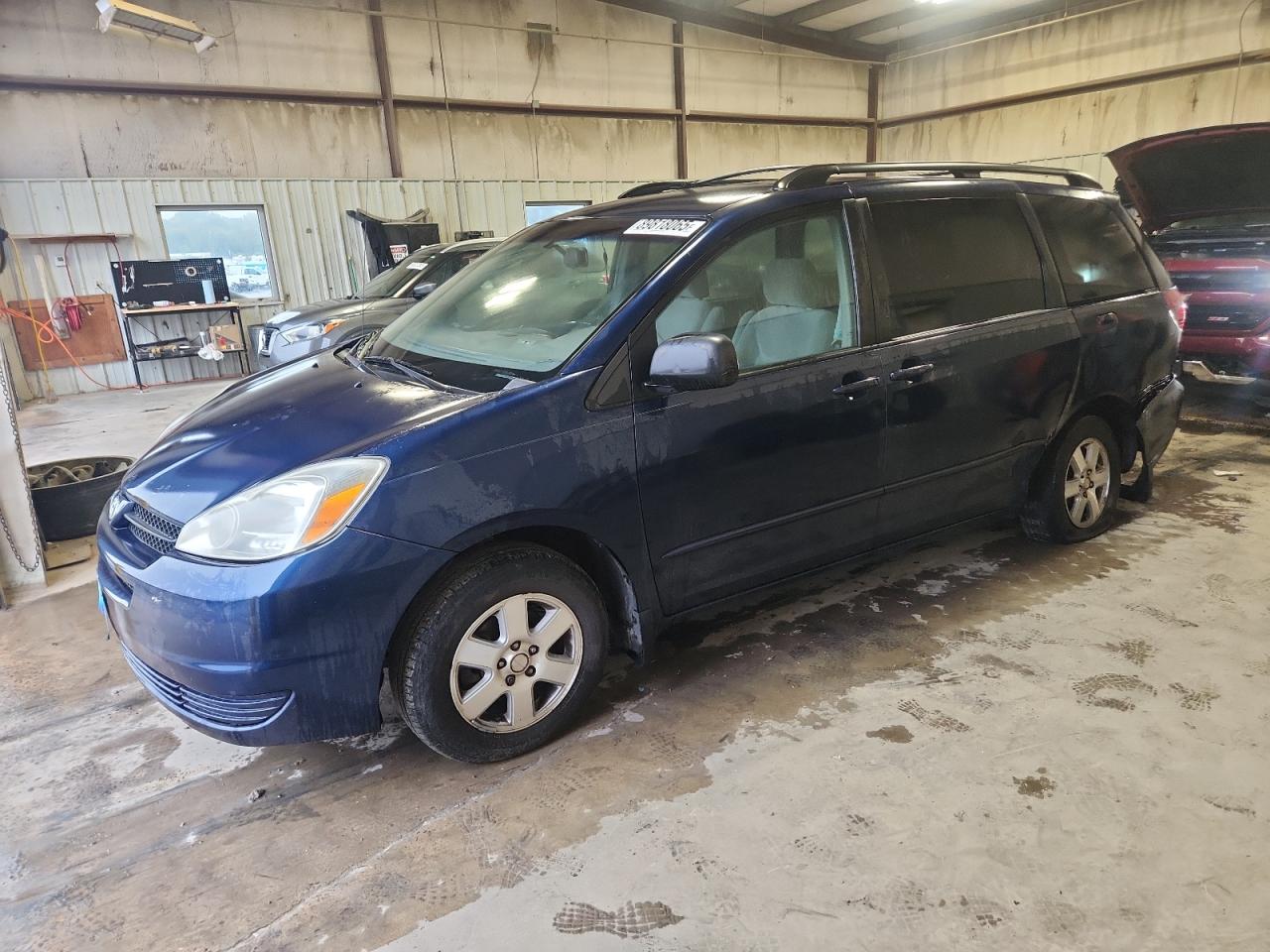 TOYOTA SIENNA CE 2005