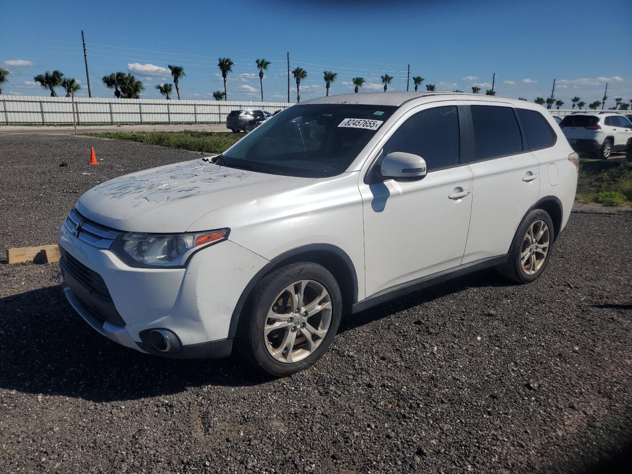 MITSUBISHI OUTLANDER 2015