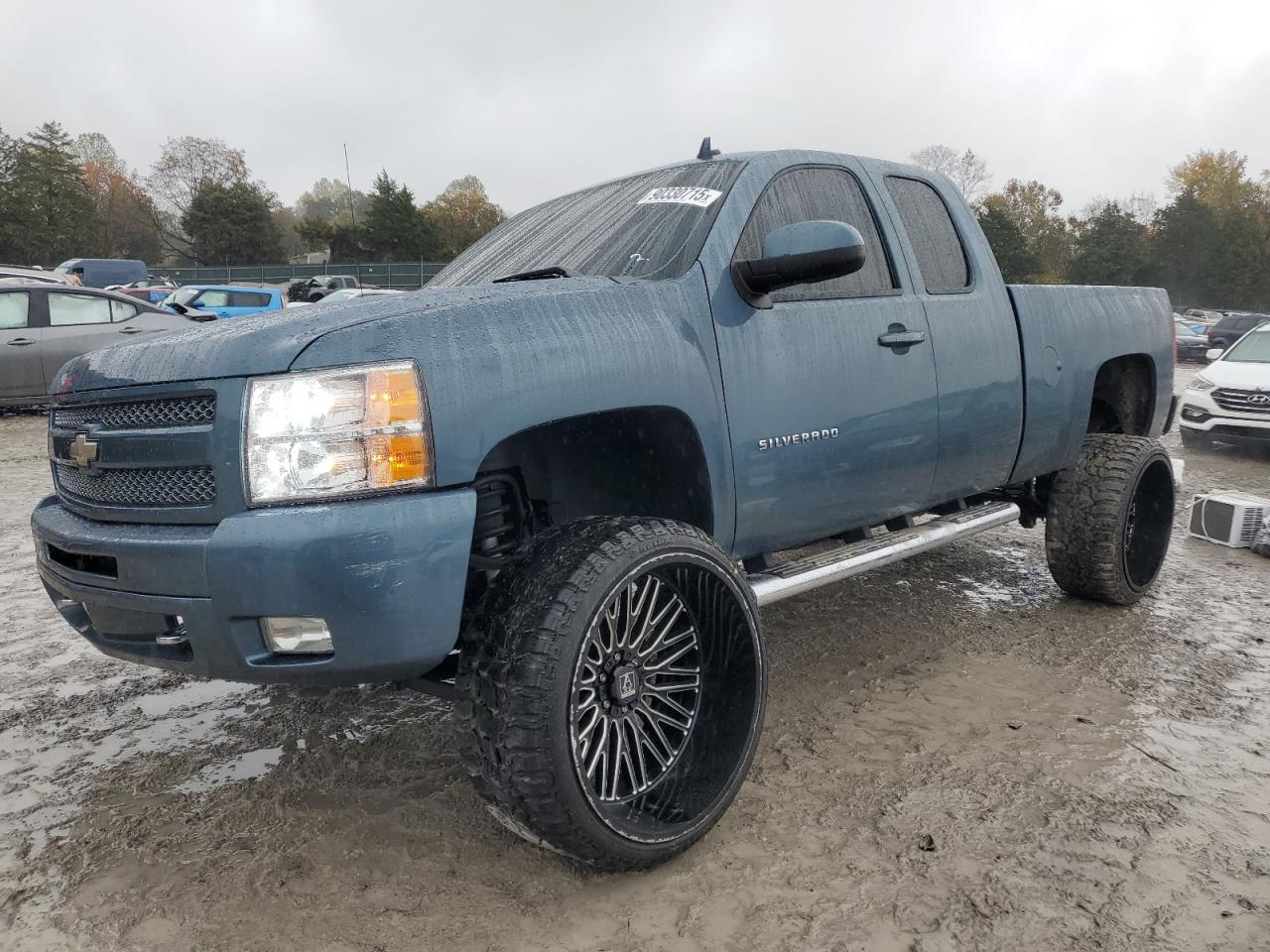 CHEVROLET SILVERADO 2011