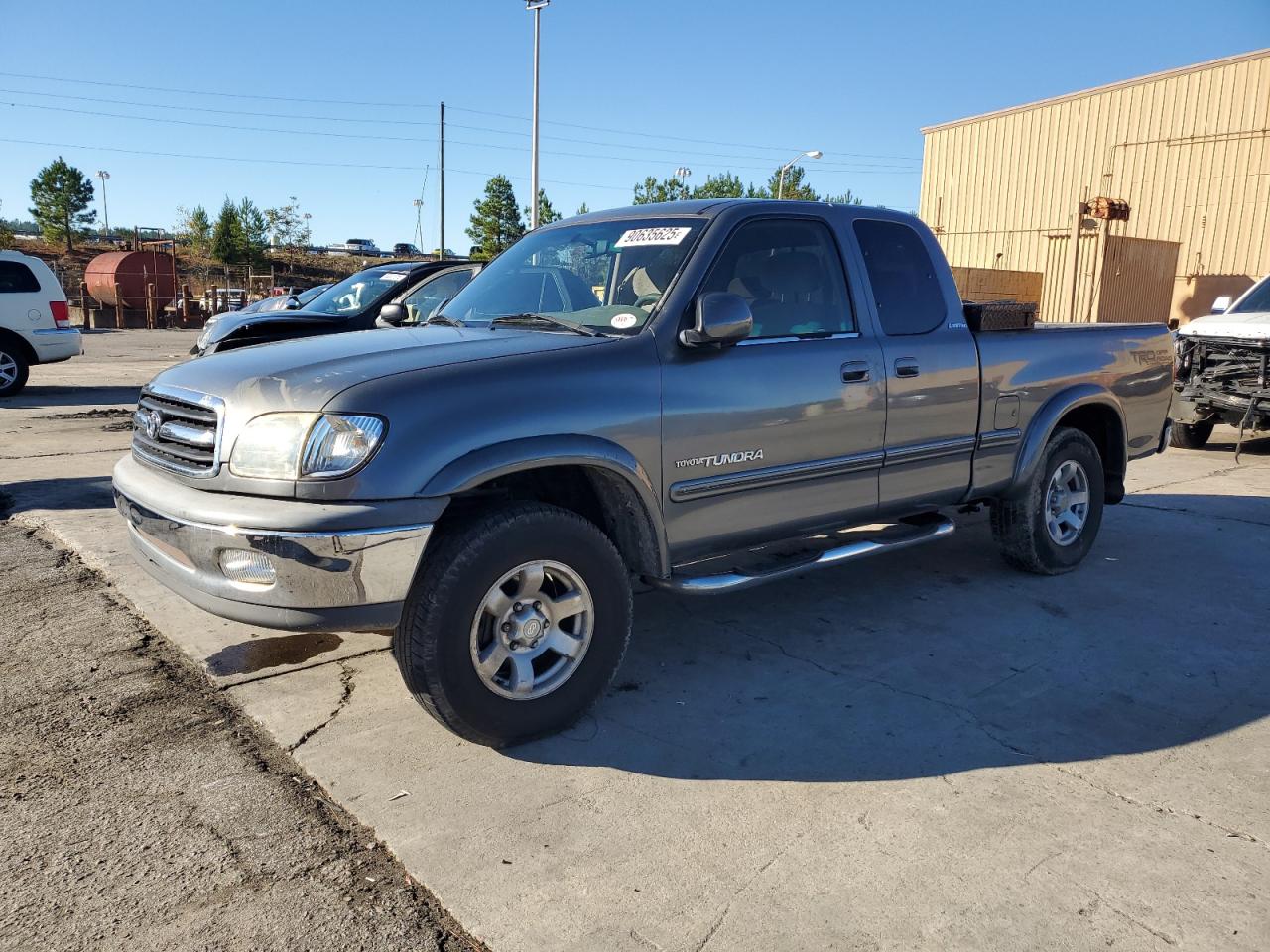 TOYOTA TUNDRA 2002