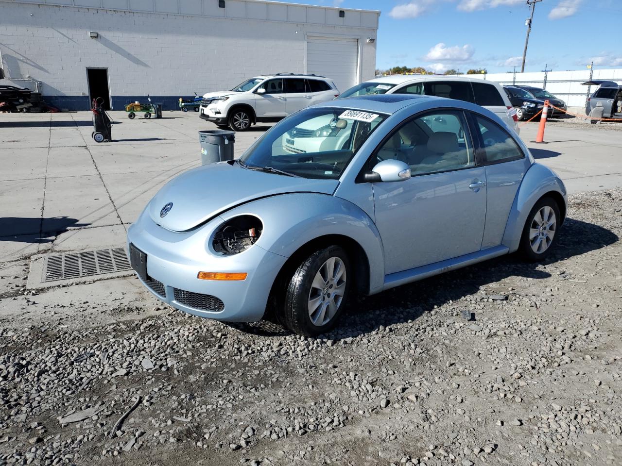 VOLKSWAGEN NEW BEETLE 2010